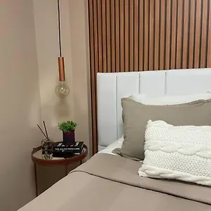 Apartamento Muito Confortavel, Vista Do Mar, Todo Climatizado, Bombinhas