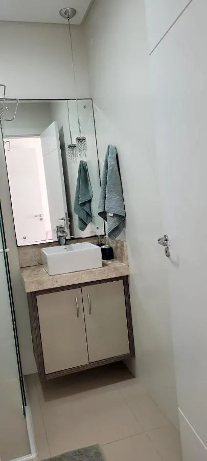 Suite, Piscina Compartilhada, Nao E O Apartamento Inteiro Somente Suite Bombinhas