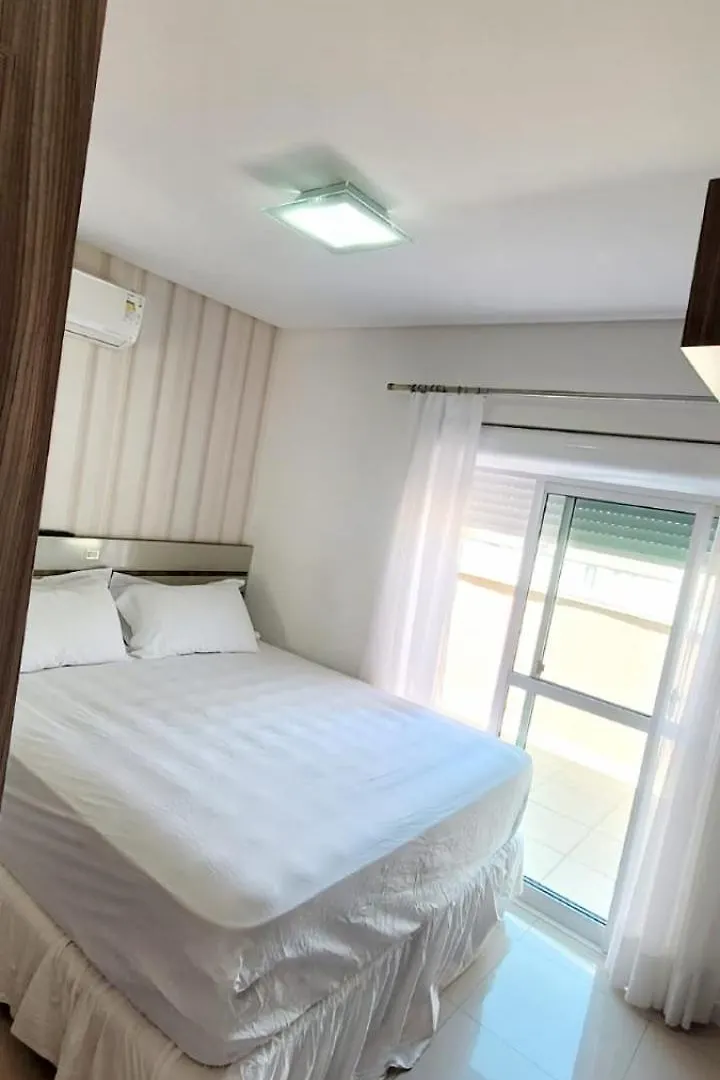 Suite, Piscina Compartilhada, Nao E O Apartamento Inteiro Somente Suite Bombinhas Brezilya
